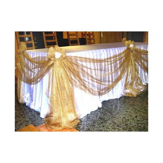 Драпировка тканью свадебного стола